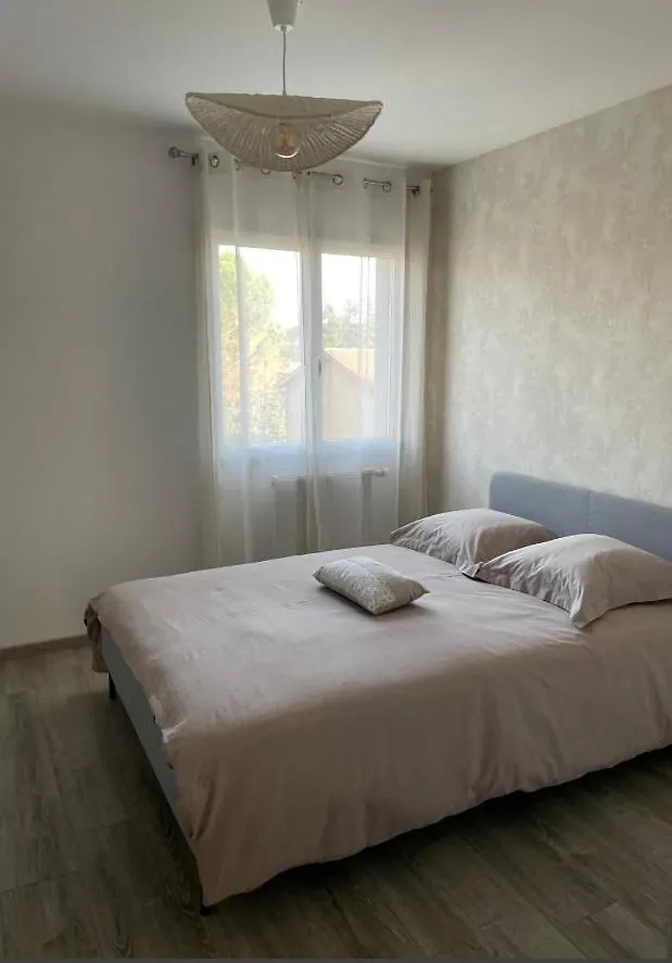Maison Moderne Saint-Genis-Laval Apartment
